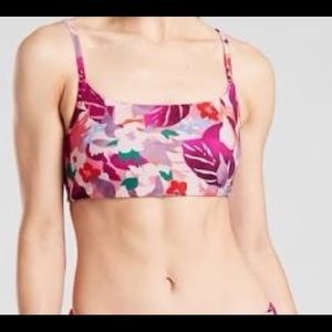 Athleta bathing suit top Last chance! Host pick🎈